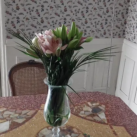 Les D'hôtes De Luneil Couette-café